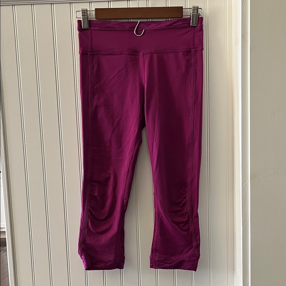 Lululemon Magenta Cammo Crop Leggings Size 4
